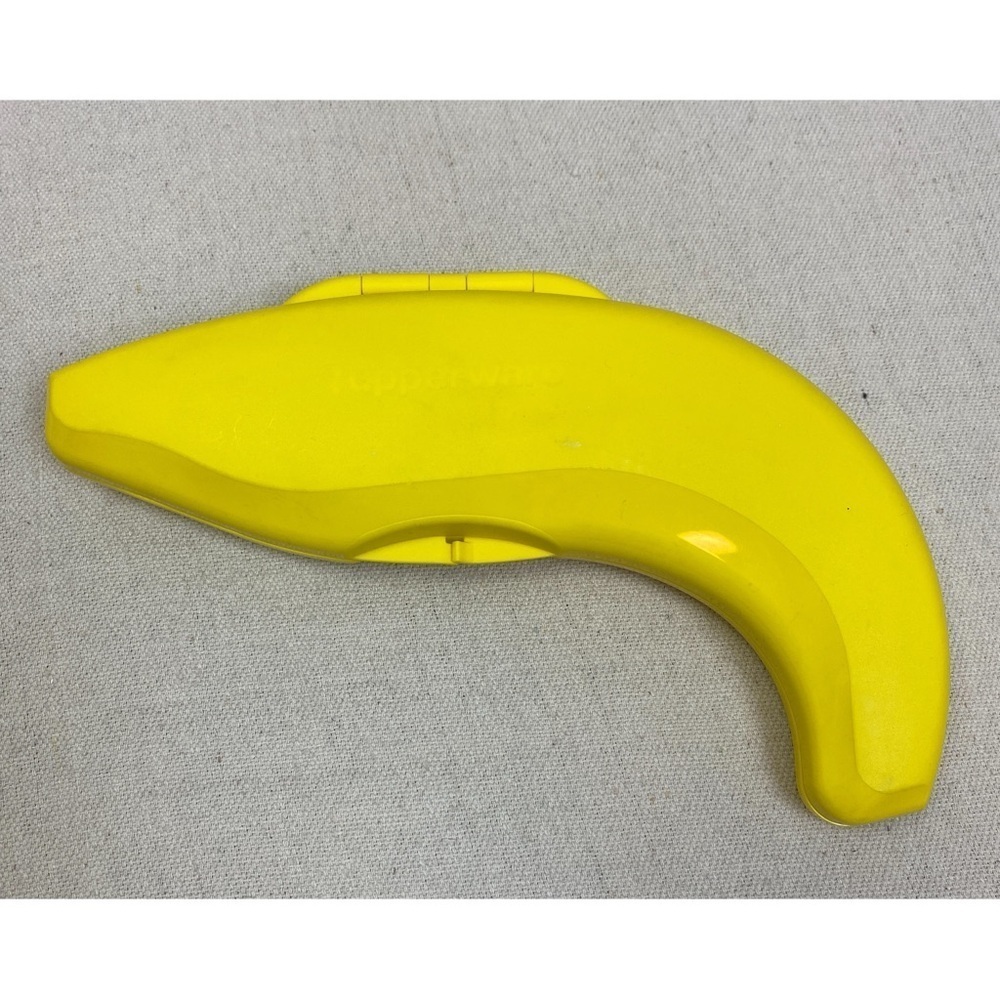 • Tupperware Banana Keeper •